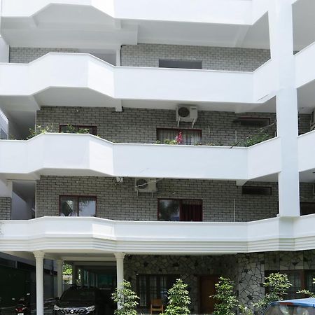 Hotel Heaven Gardens Kochi Zewnętrze zdjęcie